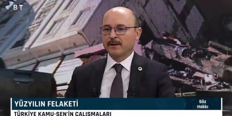 Türk Milleti, Bu Tür Acılarda Siyasi ve Sosyal Görüşünü Bir Kenara Bırakıp Yekvücut Olmayı Başarıyor.