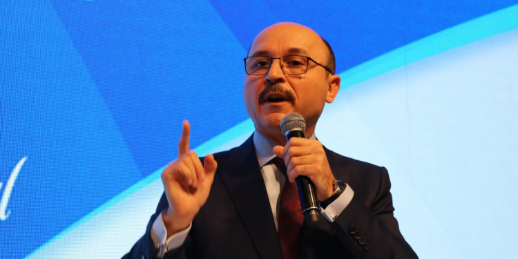 ÖĞRETMENİN SAYGINLIĞINA BİR DARBE DE SİZ VURMAYIN!